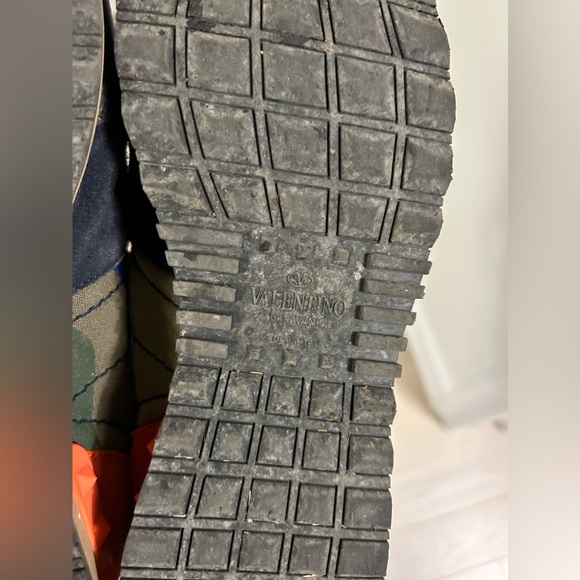 AUTHENTIC- VALENTINO Garavani Rockrunner sneaker -Size 40 - Picture 9 of 10